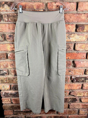 SAGE COLLECTIVE Textured Cargo Capri Pants Wide Leg Gray Small